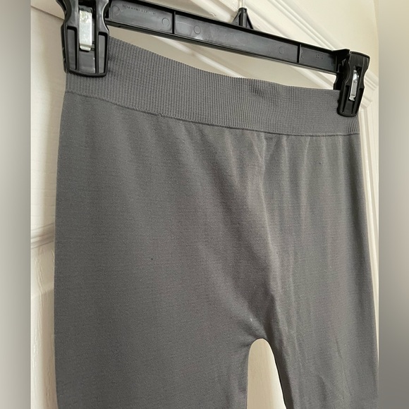 Mona Leah Couture basic stretch leggings size Medium- grey - Picture 2 of 4